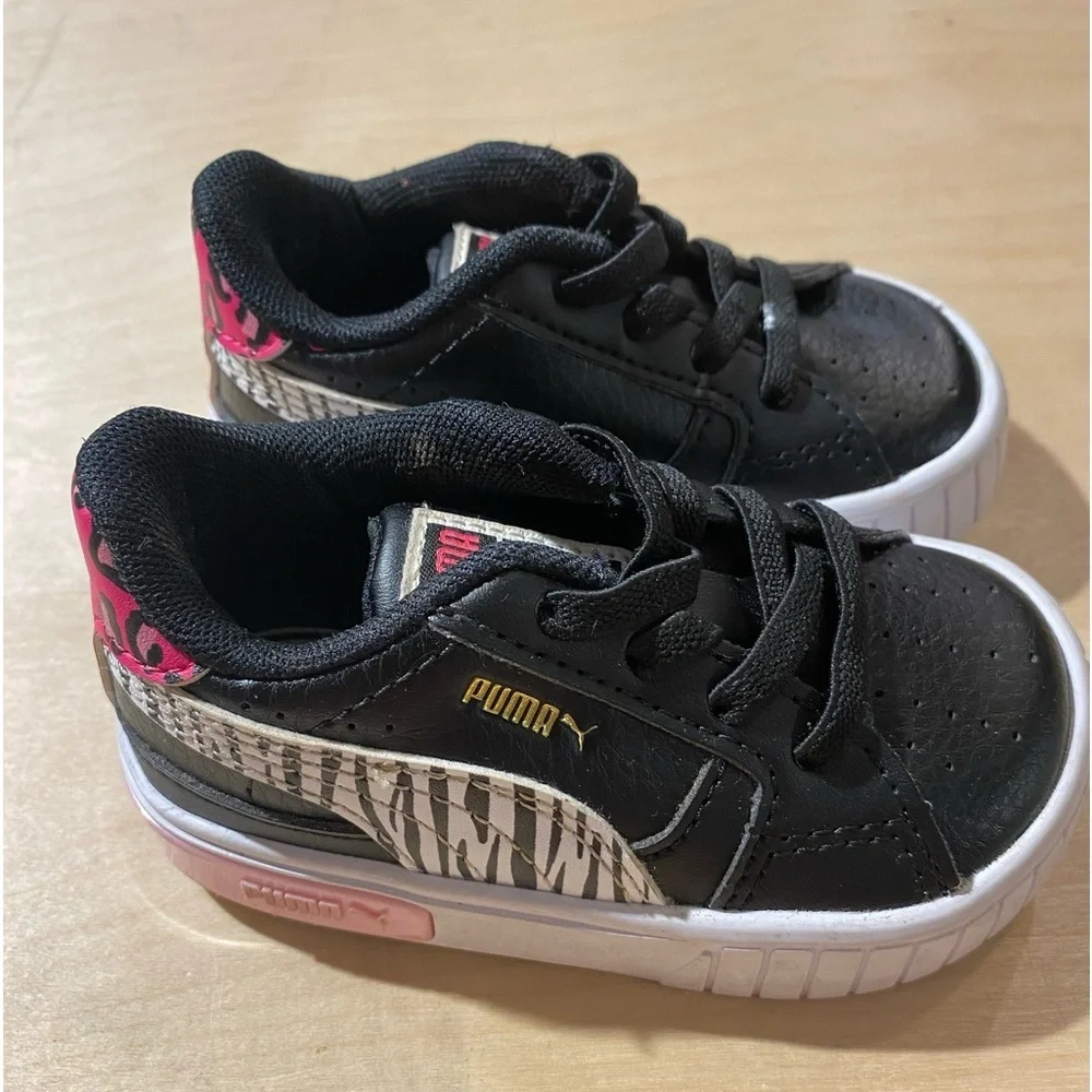 Puma Infant Sneakers size 5C (JY)